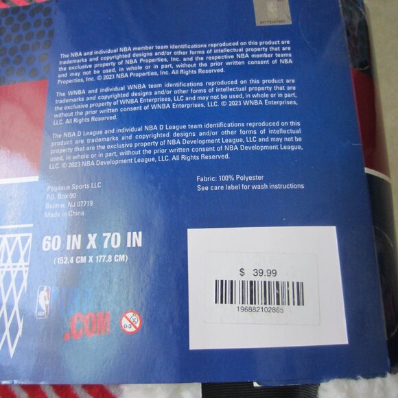 NWT/NBA Chicago Bulls Throw/60 x 70 ~ BRAND NEW WITH TAG! - Picture 3 of 3